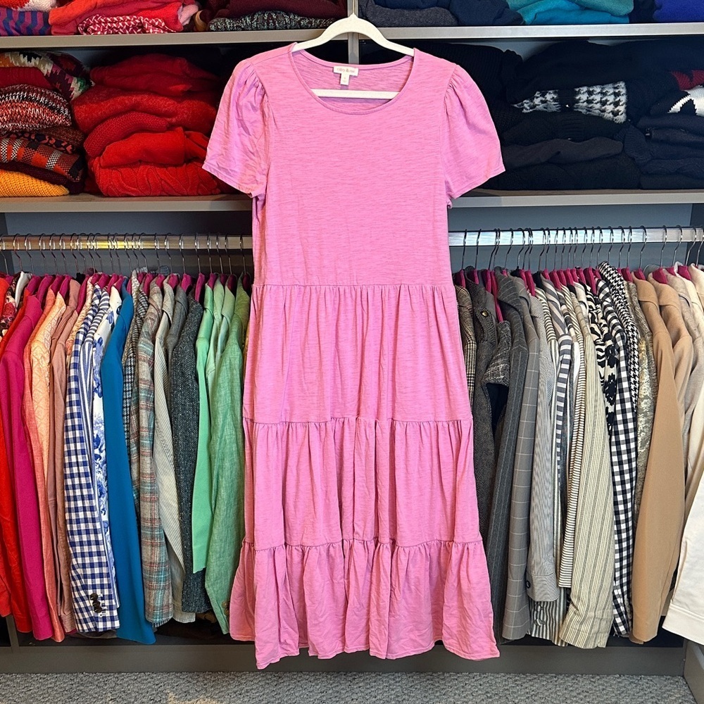 Riley & Rae pink short sleeve tiered midi dress size S